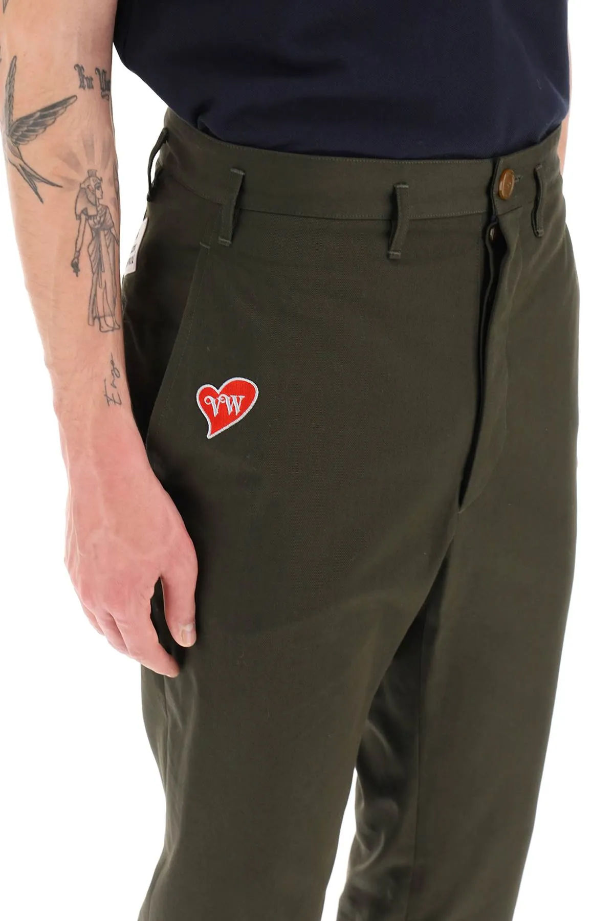 cropped cruise pants featuring embroidered heart-shaped logo