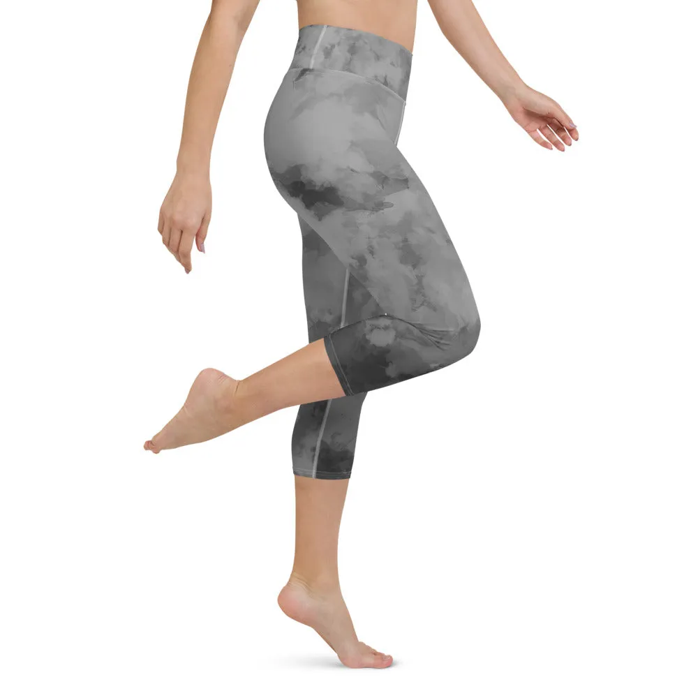 Gray Yoga Capri Leggings, Abstract Grey Women's Capris Tights For Fitness Workouts-Made in USA/EU/MX