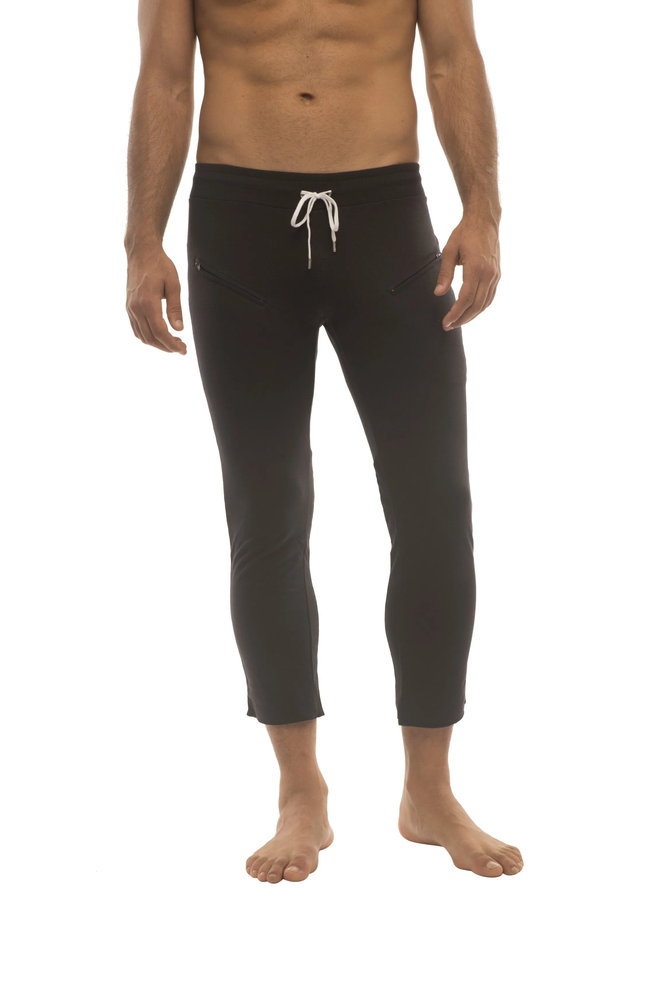 Mens 4/5 Zipper Pocket Capri Yoga Pants (Solid Black)