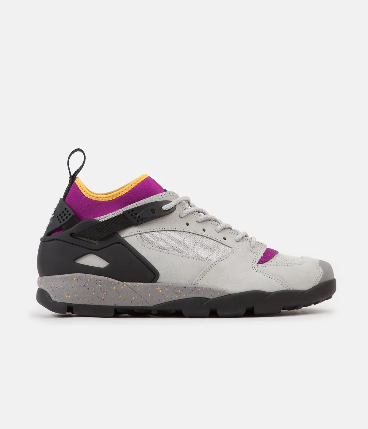 Nike ACG Air Revaderchi Shoes - Granite / Black - Red Plum - Pro Gold