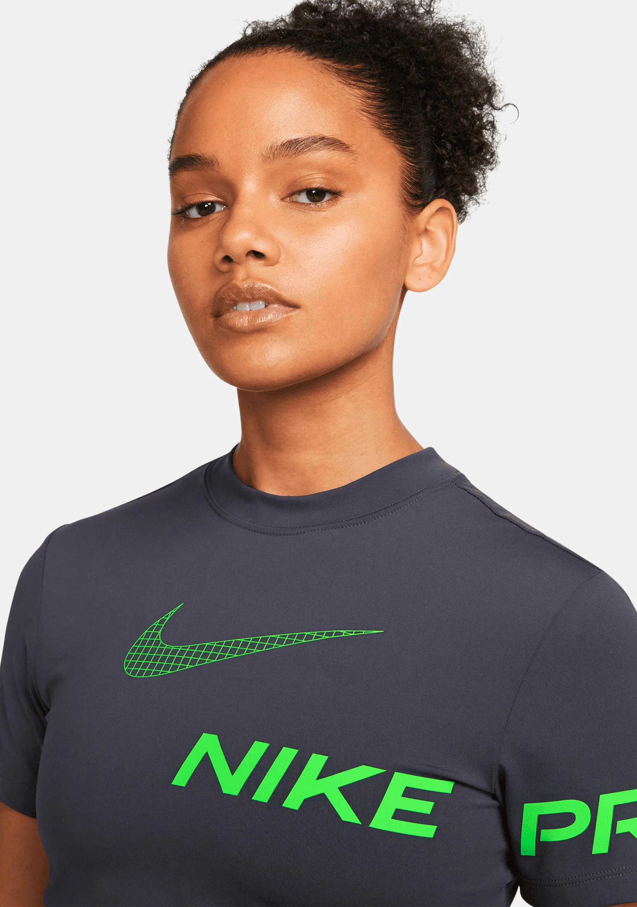 Nike Pro Women's Dri-FIT Cropped Training Top