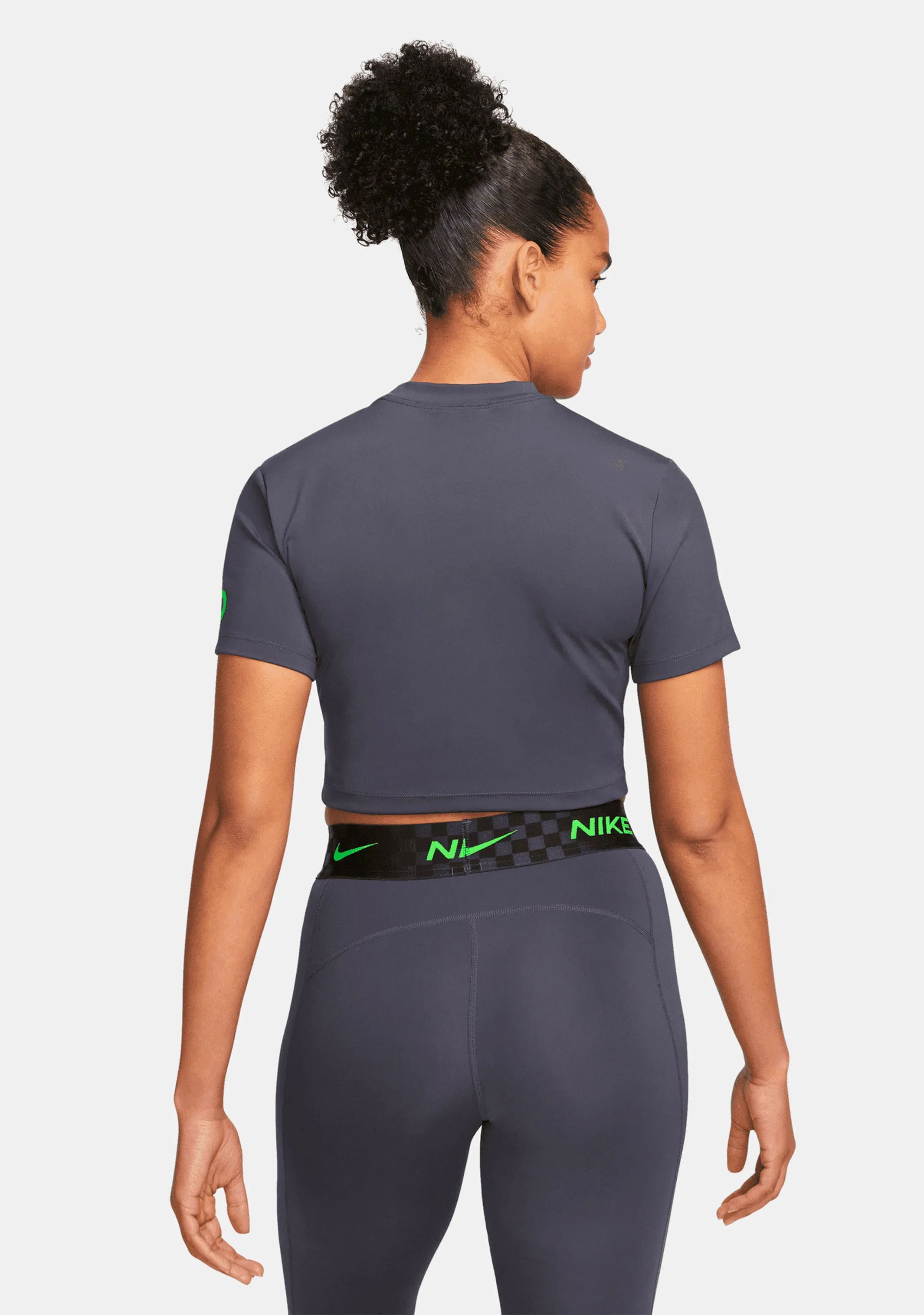 Nike Pro Women's Dri-FIT Cropped Training Top