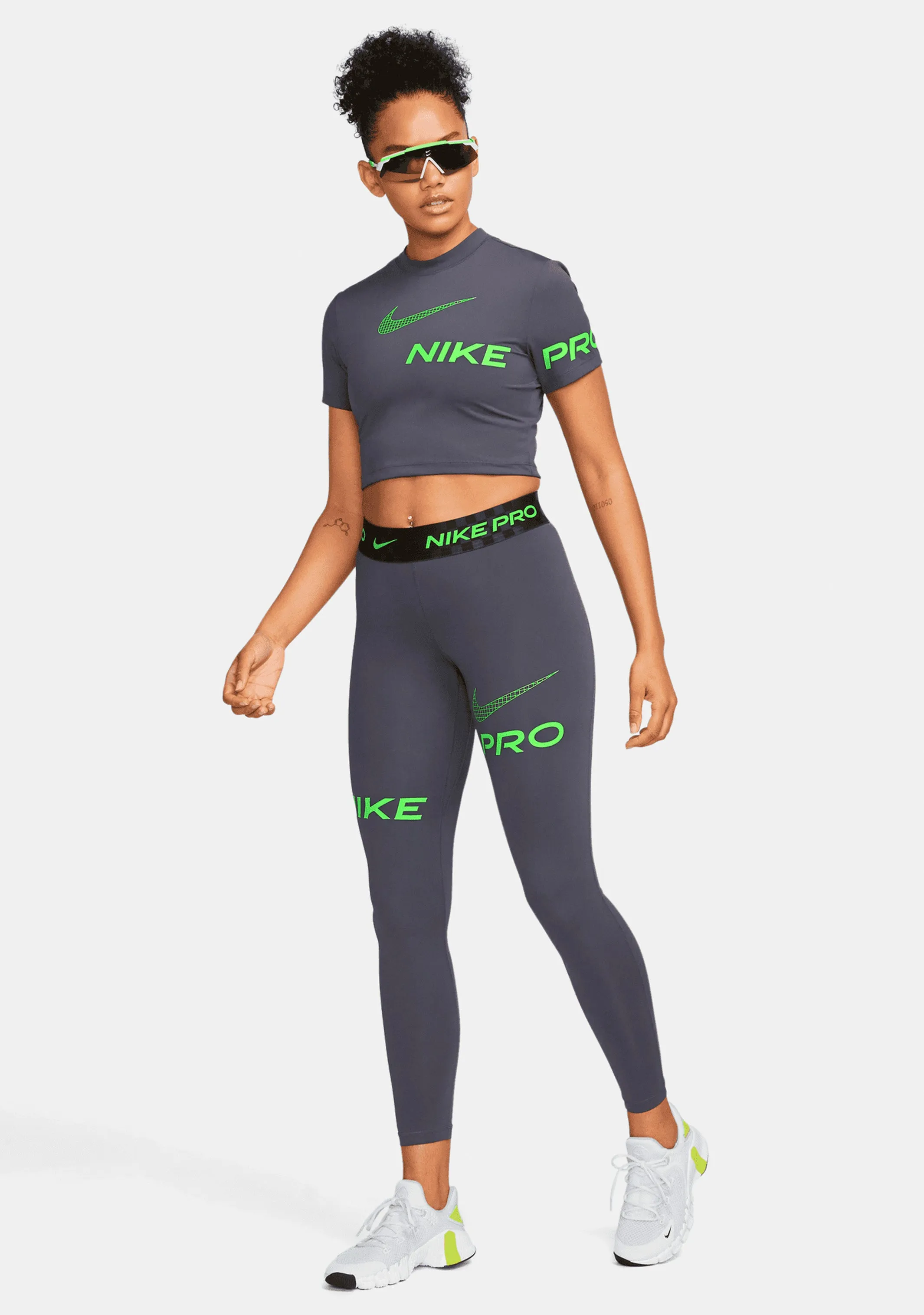 Nike Pro Women's Dri-FIT Cropped Training Top