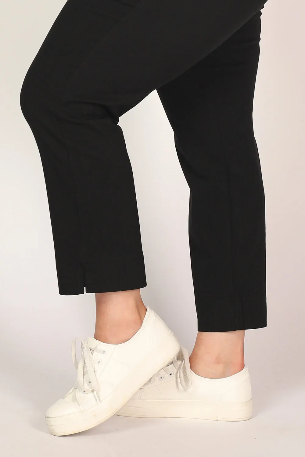 Regular Length Stretch Capri Pant in Black