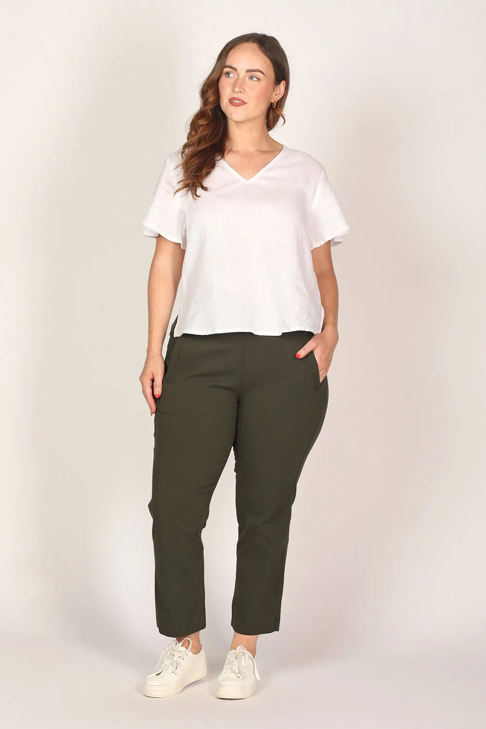 Regular Length Stretch Capri Pant in Bottle Green