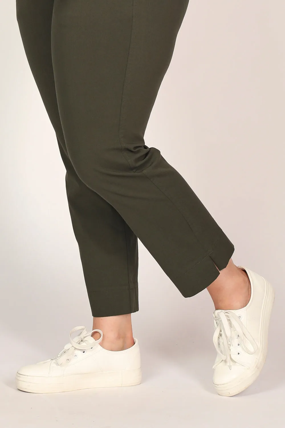 Regular Length Stretch Capri Pant in Bottle Green