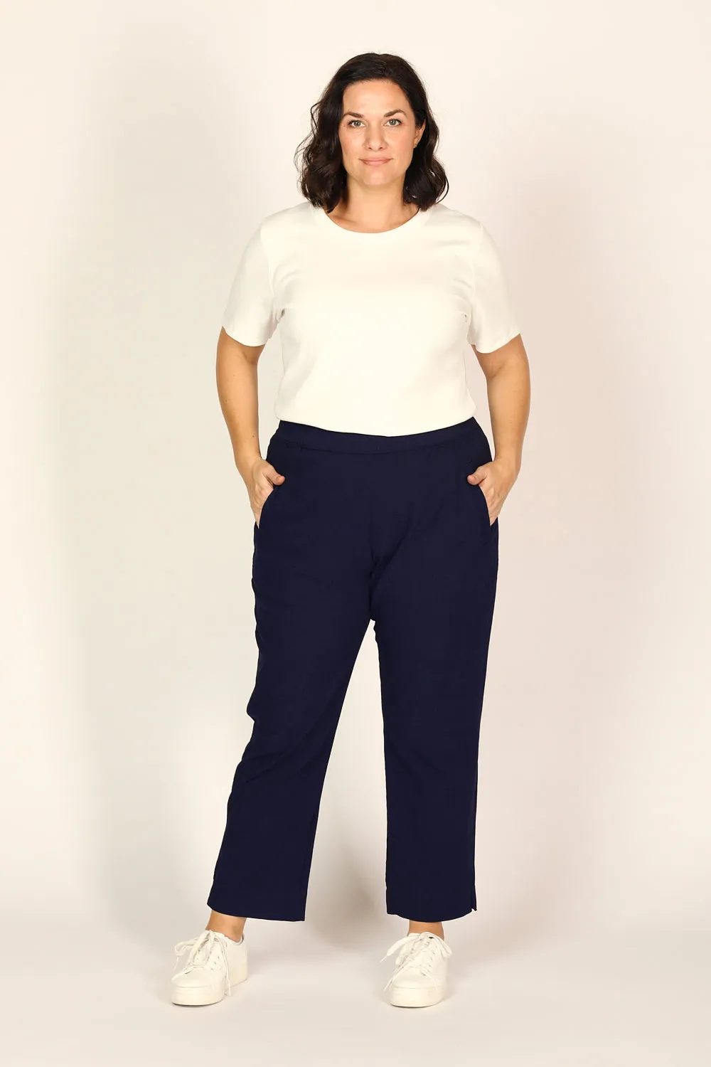 Regular Length Stretch Capri Pant in Navy